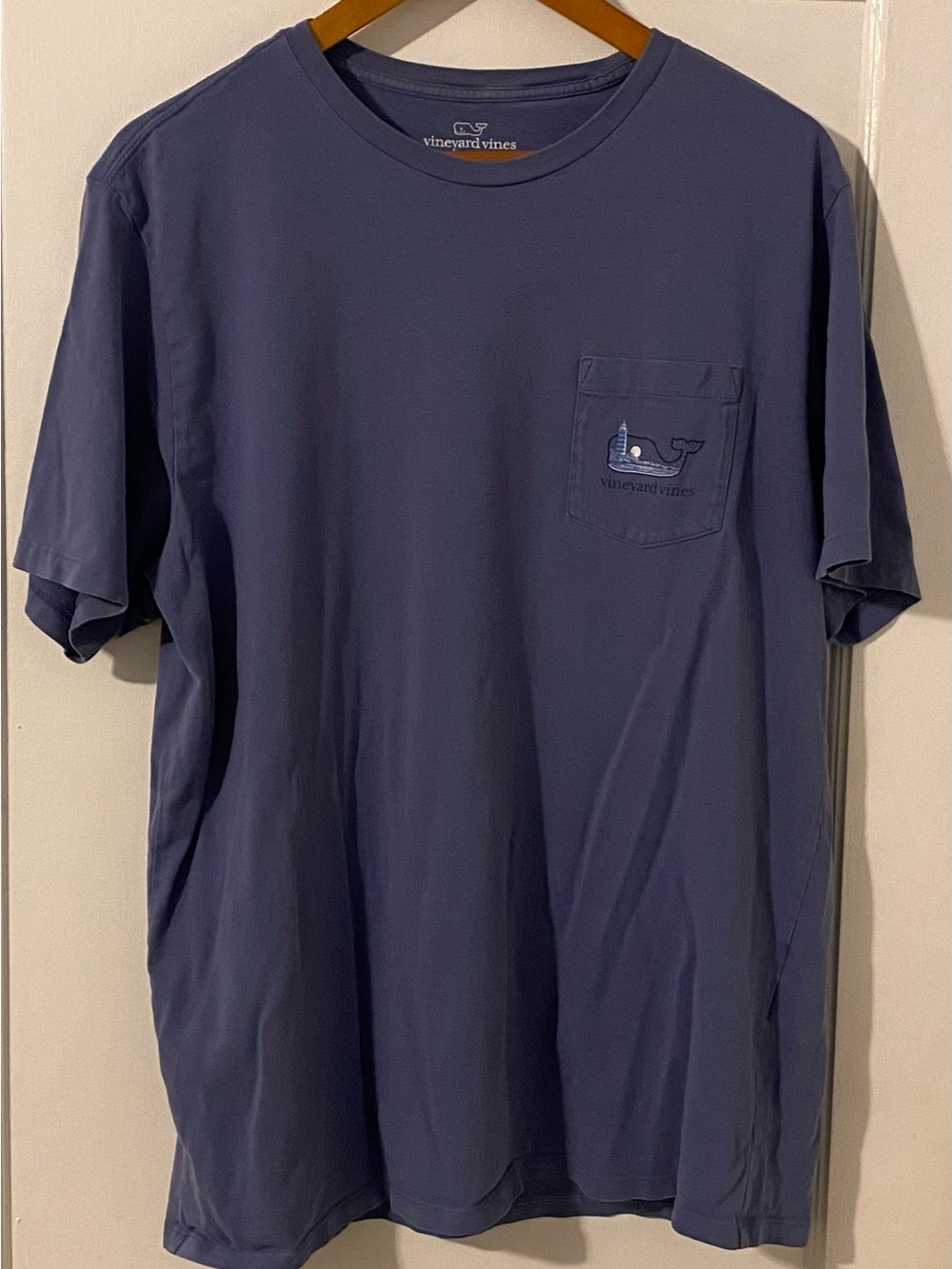 Vineyard Vines Whale Men’s Large Pocket T-Shirt